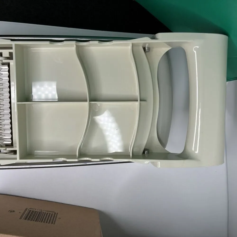 Pampered Chef Ultimate Mandoline Slicer Complete With All 4 Blades #1109 EUC